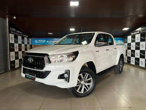TOYOTA HILUX 2.8 SRV 4X4 CD 16V DIESEL 4P AUTOMÁTICO TOYOTA HILUX 2.8 SRV 4X4 CD 16V DIESEL 4P AUTOMÁTICO